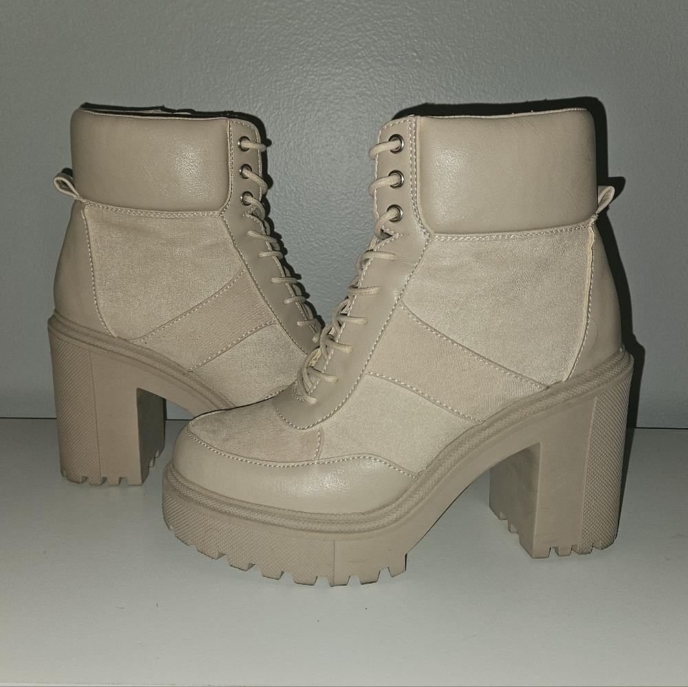 Madden Girl Beige Lace-Up Platform Lug Sole Boots - Size 9.5 - Picture 5 of 10
